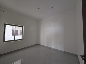 Room in 2 BHK Apartment at Marina Skies, Hi Tech City – for Sale