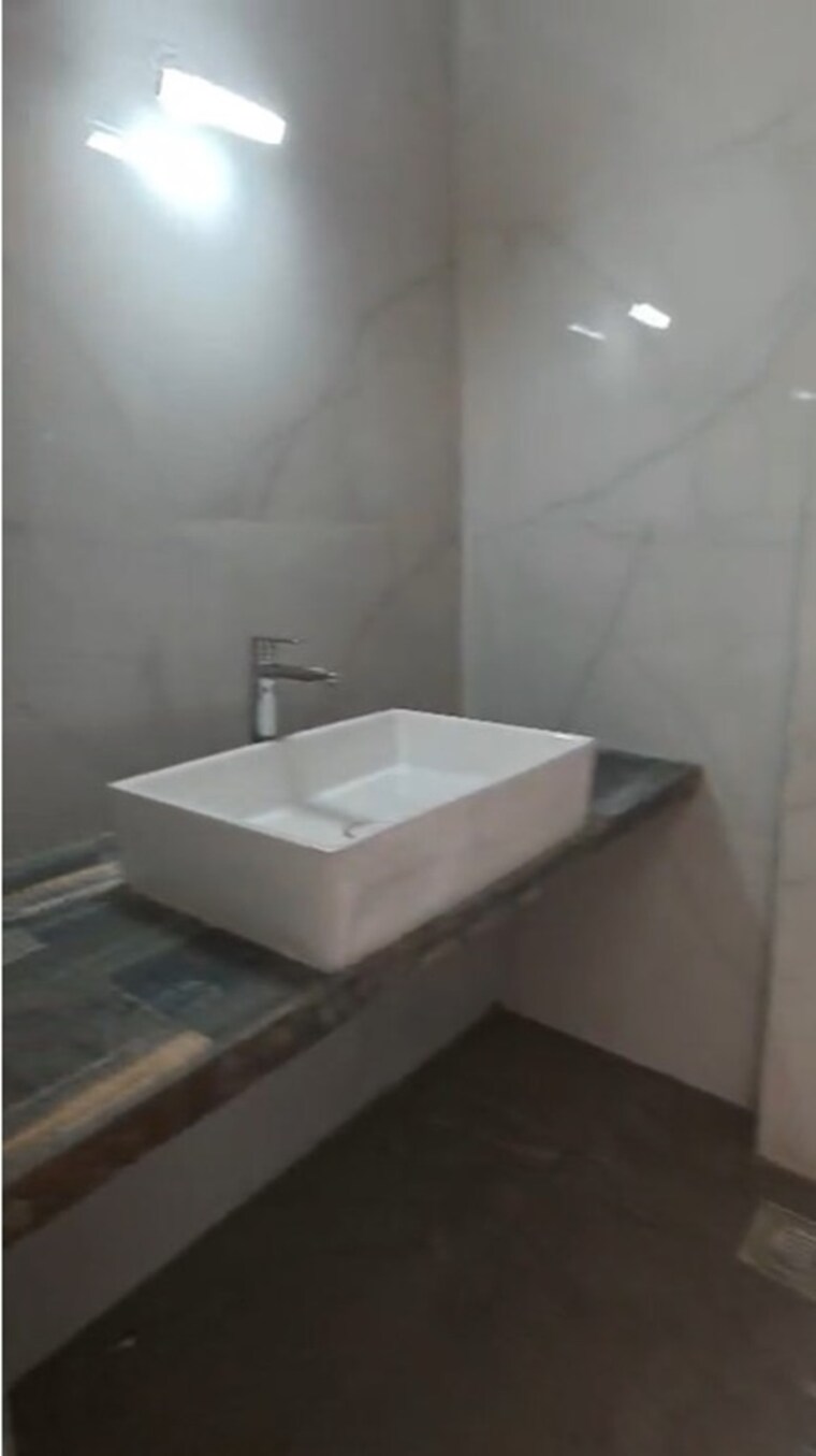 Bathroom, sindhi-society 3 Bedroom 1430 Sq.Ft. Apartment In Chembur Mumbai 9604193