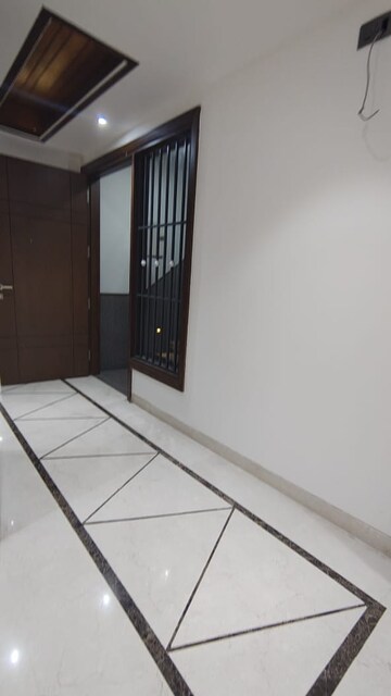 Room in 2 BHK Builder Floor at Malviya Nagar – for Rent