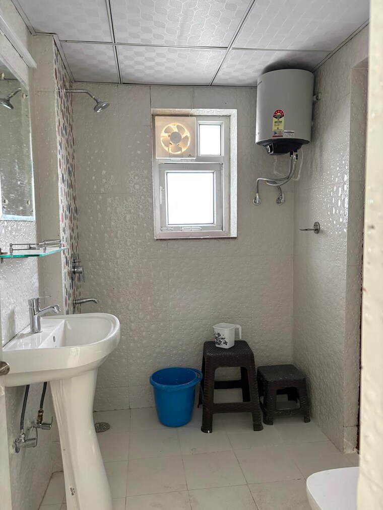 Attached Bathroom, sector 6 dwarka 4 Bedroom 1800 Sq.Ft. Apartment In Sector 6 Dwarka Delhi 9604276