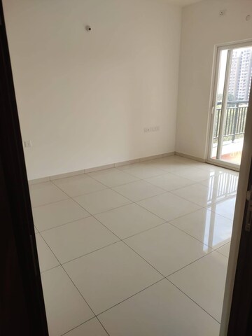 Room in 3 BHK Apartment at Vajram Newtown, Thanisandra Main Road – for Sale