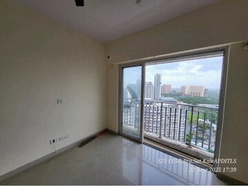 Room in 1 BHK Apartment at The Wadhwa Solitaire, Kolshet Road – for Rent