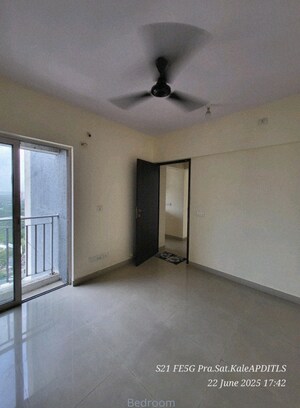 1 BHK Apartment For Rent in The Wadhwa Solitaire, Kolshet Road
