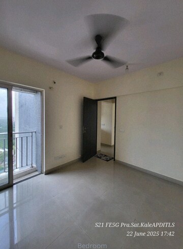 1 BHK Apartment For Rent in The Wadhwa Solitaire, Kolshet Road