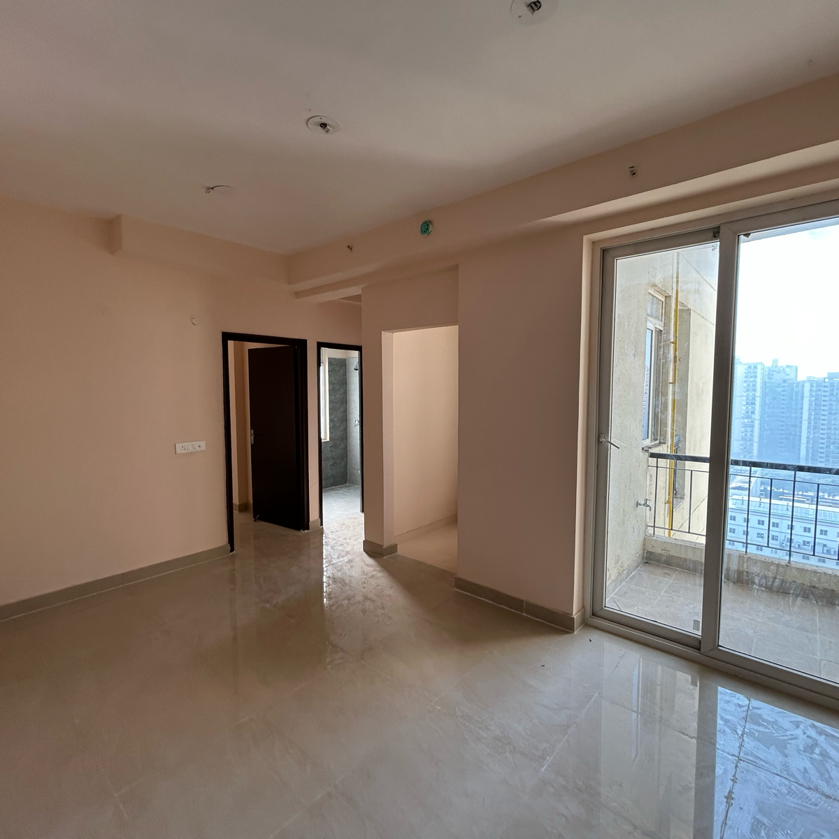 2 BHK + Extra Room Apartment For Sale in Amrapali Dream Valley