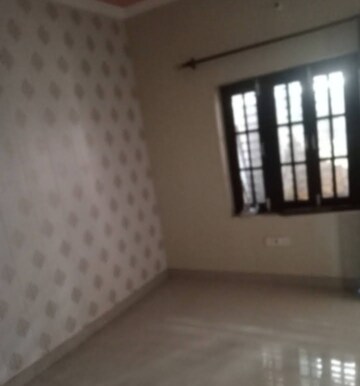 Room in 1 BHK Villa at Aliganj – for Rent