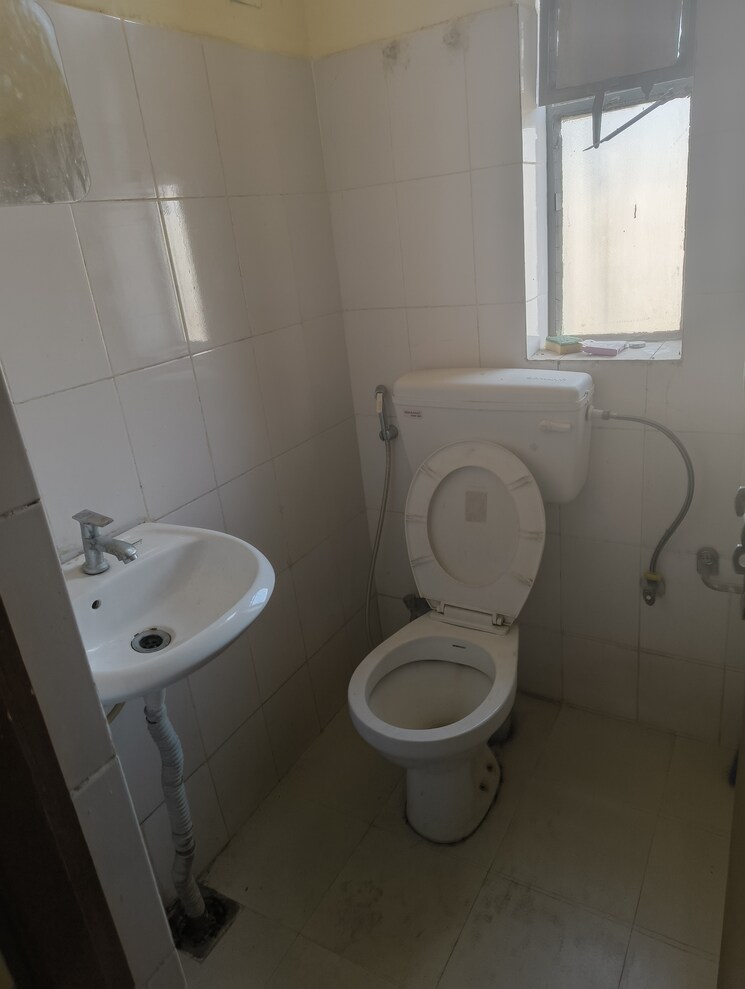 Bathroom, adani-aangan 1 Bedroom 412 Sq.Ft. Apartment In Sector 89a Gurgaon 9604409