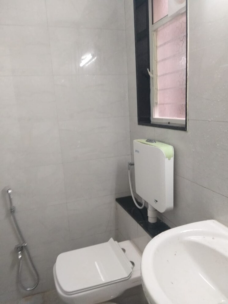 Attached Bathroom, rambaug colony 2 Bedroom 1012 Sq.Ft. Apartment In Rambaug Colony Pune 9604428