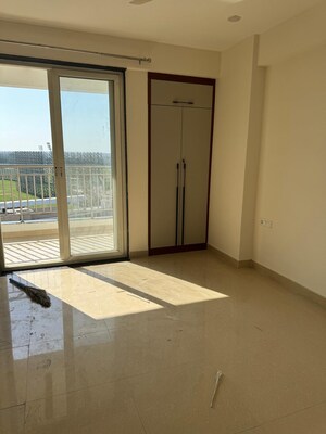 Room in 3 BHK Apartment at Sector 19b Dwarka – for Rent