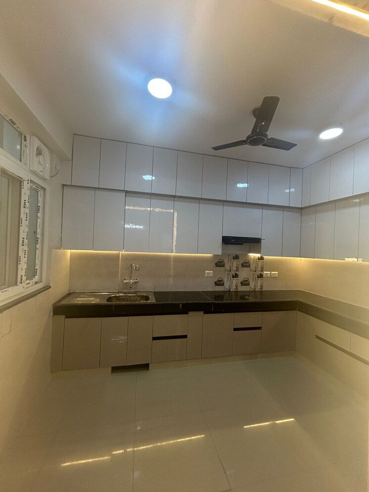 Kitchen, sector 19b dwarka 3 Bedroom 1850 Sq.Ft. Apartment In Sector 19b Dwarka Delhi 9604430