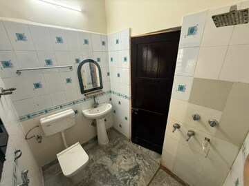 Attached Bathroom in 3 BHK Apartment at Dwarka – for Rent