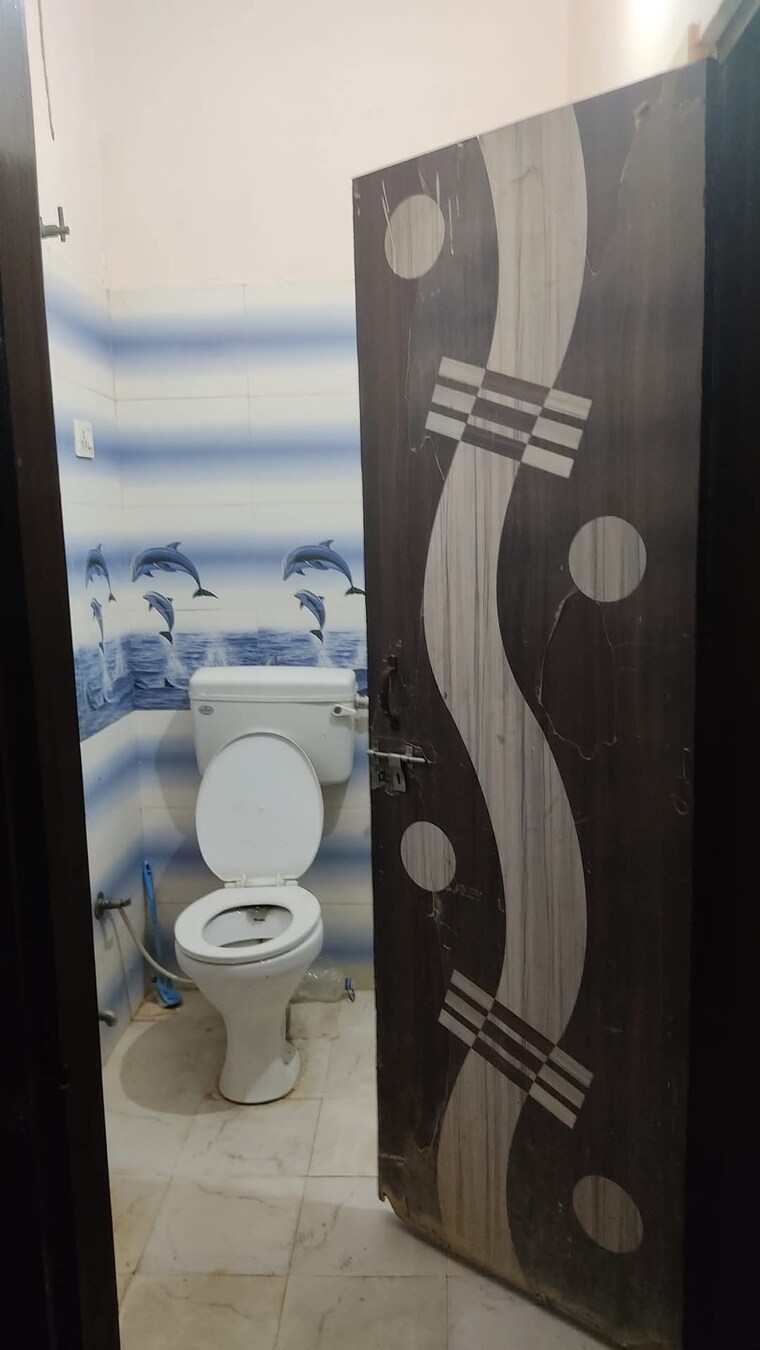 Bathroom, balaji-enclave 2 Bedroom 90 Sq.Yd. Apartment In Govindpuram Ghaziabad 9604454