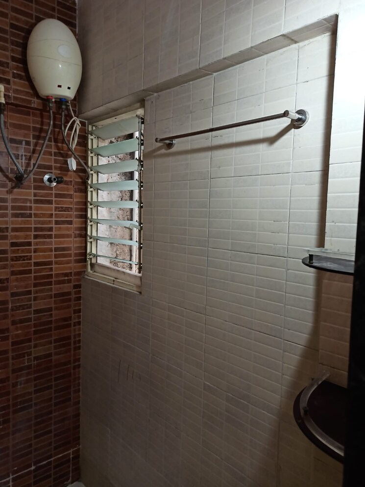 Bathroom, pimple saudagar 2 Bedroom 1100 Sq.Ft. Apartment In Pimple Saudagar Pune 9604461