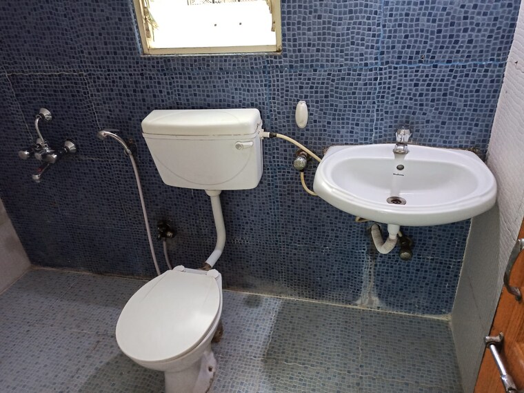 Bathroom, pimple saudagar 2 Bedroom 1100 Sq.Ft. Apartment In Pimple Saudagar Pune 9604461