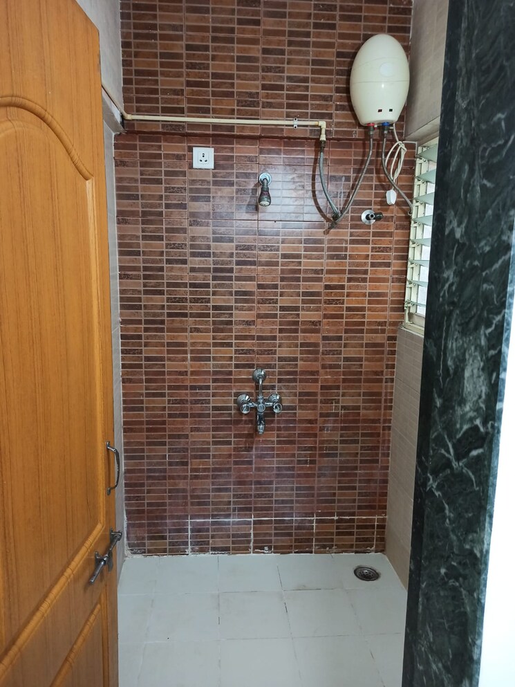 Bathroom, pimple saudagar 2 Bedroom 1100 Sq.Ft. Apartment In Pimple Saudagar Pune 9604461