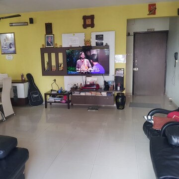 Team Area in 2 BHK Apartment at Oberoi Realty Park View, Samata Nagar – for Rent