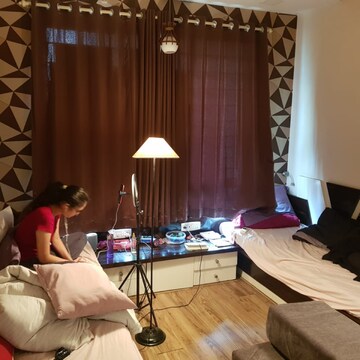 Team Area in 2 BHK Apartment at Oberoi Realty Park View, Samata Nagar – for Rent