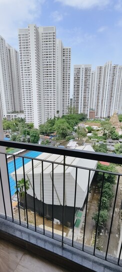 1 BHK + Extra Room Apartment For Sale in Runwal Eirene