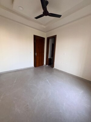 Room in 4 BHK Builder Floor at Parklands, Sector 85 – for Sale