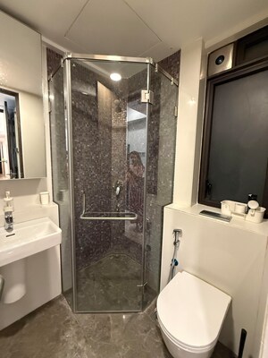 Furnished Amenities in 4 BHK Apartment at Lodha The Park, Worli – for Rent