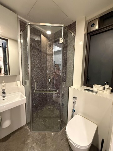 Furnished Amenities in 4 BHK Apartment at Lodha The Park, Worli – for Rent