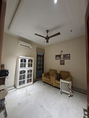 Furnished Amenities in 3 BHK Independent House at RWA Apartments Sector 40, Sector 40 – for Rent