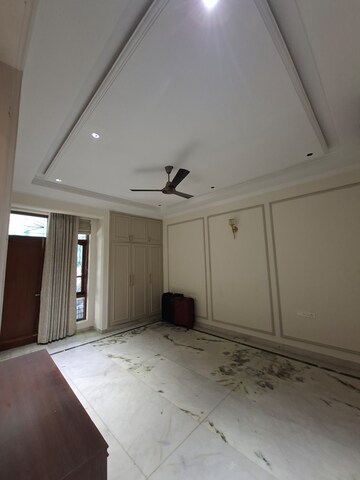 Bathroom in 3 BHK Independent House at RWA Apartments Sector 40, Sector 40 – for Rent