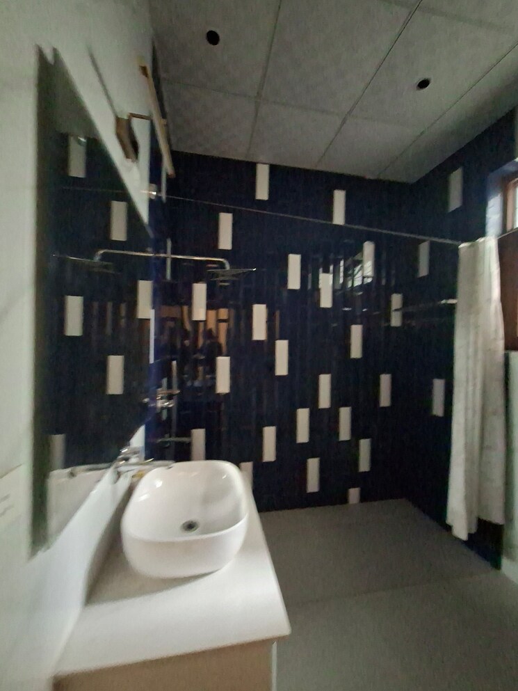 Team Area, rwa-apartments-sector-40 3 Bedroom 250 Sq.Mt. Independent House In Sector 40 Noida 9604532