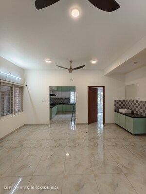 Room in 3 BHK Builder Floor at Hsr Layout – for Rent