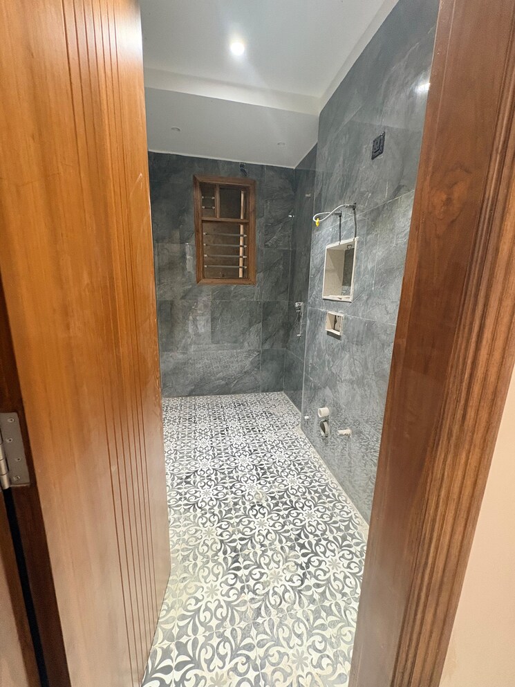 Bathroom, parklands 4 Bedroom 2250 Sq.Ft. Builder Floor In Sector 85 Faridabad 9604550
