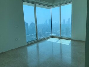 Room in 4 BHK Apartment at Raheja Imperia, Worli – for Rent