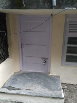 Bedroom in 1 BHK Apartment at Khar West – for Rent