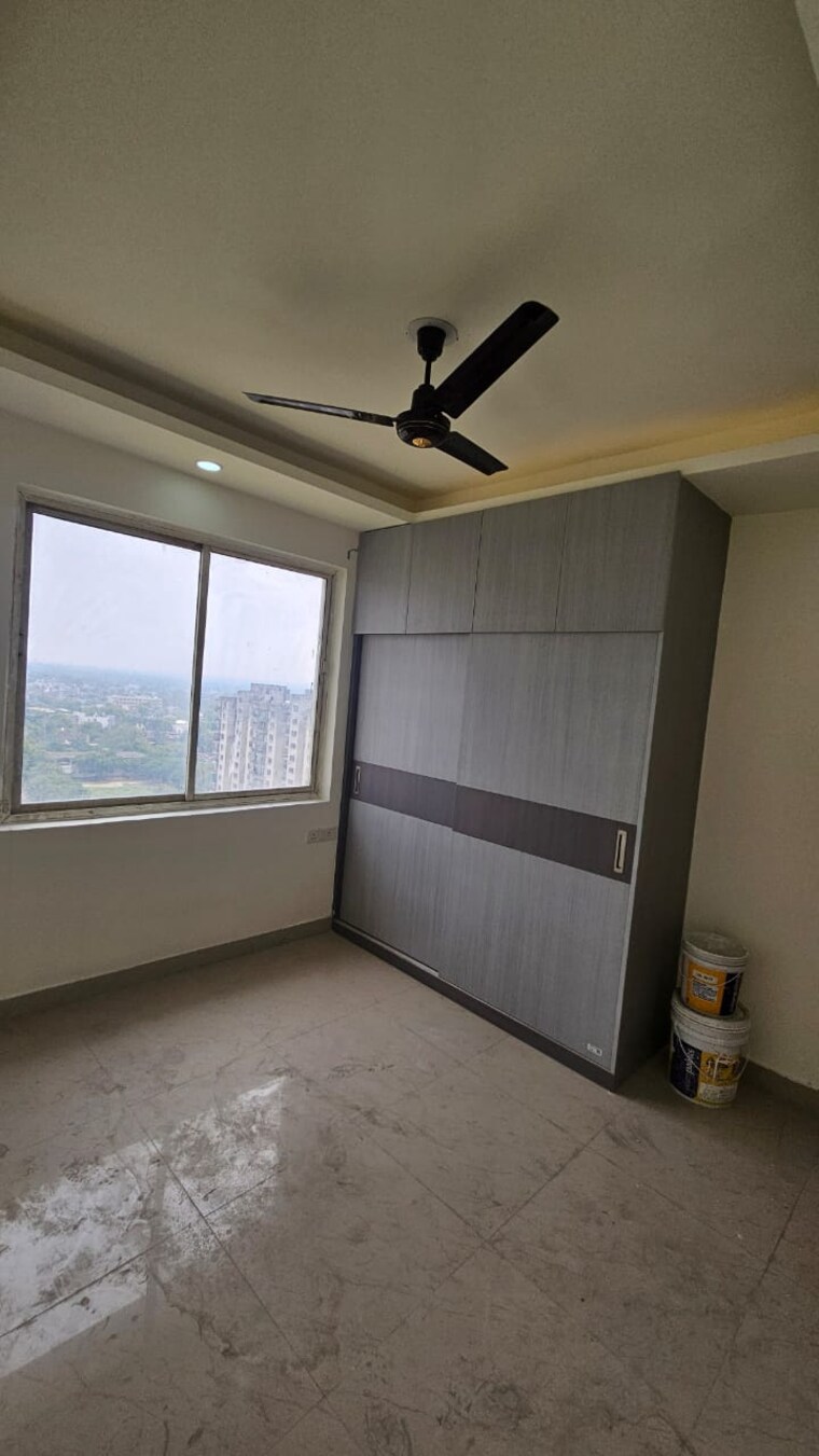 Room, era-redwood-residency 3 Bedroom 1600 Sq.Ft. Apartment In Sector 78 Faridabad 9604609