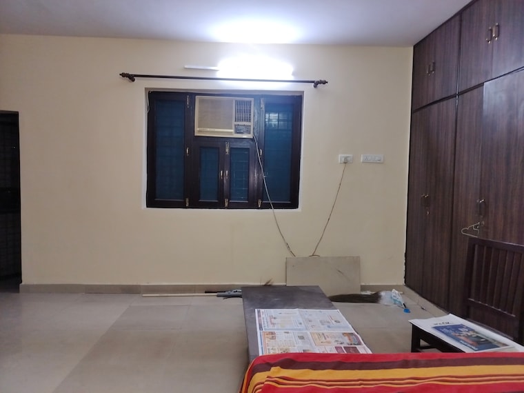 Room, sarita-vihar-pocket-j-rwa 1 RK 400 Sq.Ft. Apartment In Sarita Vihar Delhi 9604649