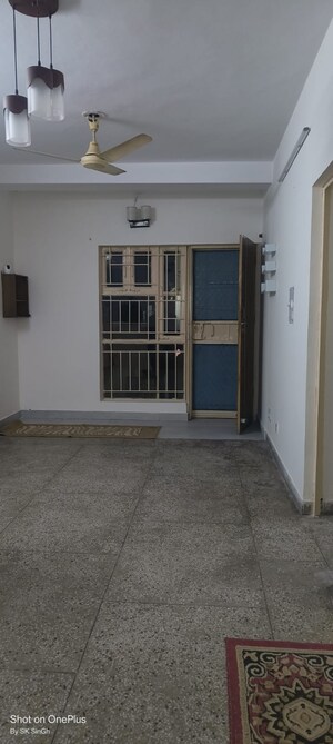 Room in 2 BHK Apartment at Dwarka Sector 18b – for Rent