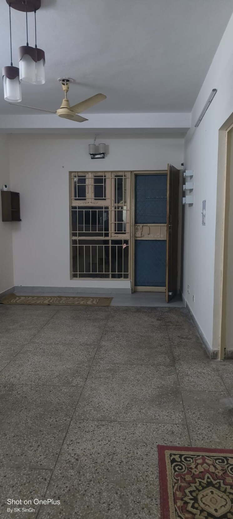 Room, dwarka sector 18b 2 Bedroom 1320 Sq.Ft. Apartment In Dwarka Sector 18b Delhi 9604626