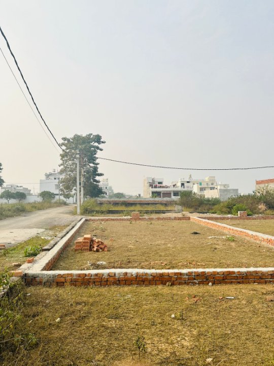 Plot For Sale in Gulmohar Green