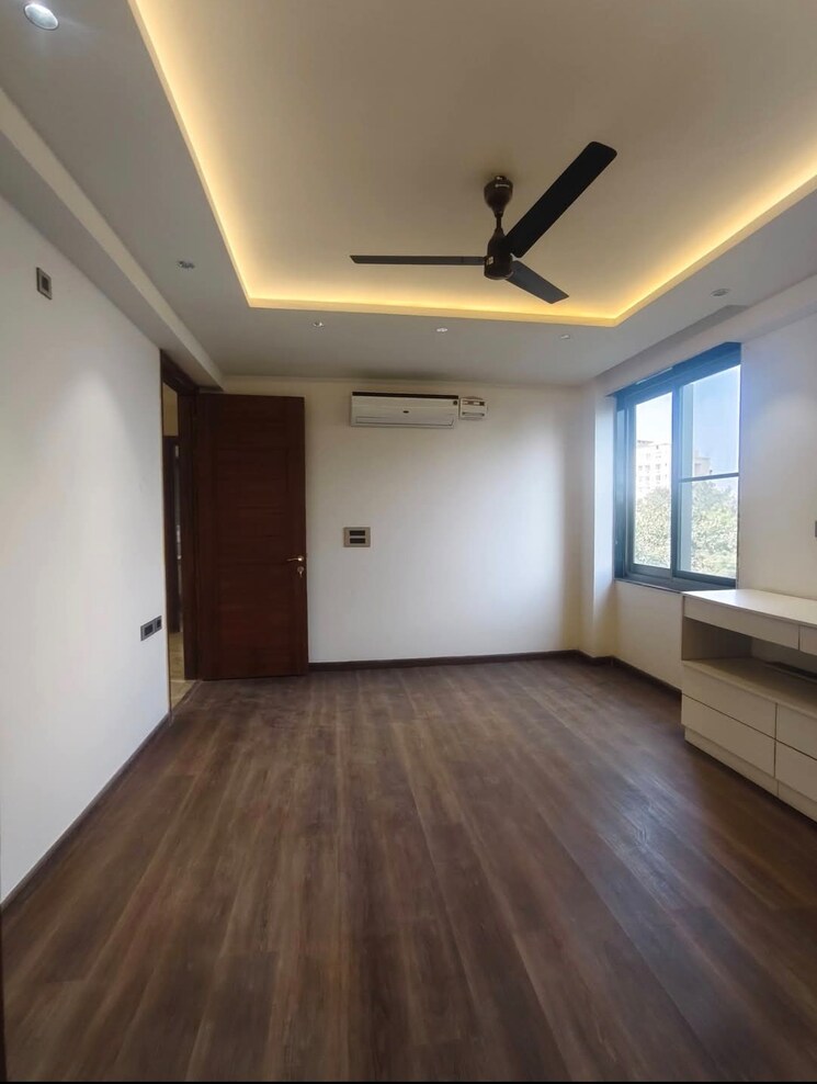 Room, signature-global-sarvam 3 Bedroom 1800 Sq.Ft. Apartment In Sector 37d Gurgaon 9604694