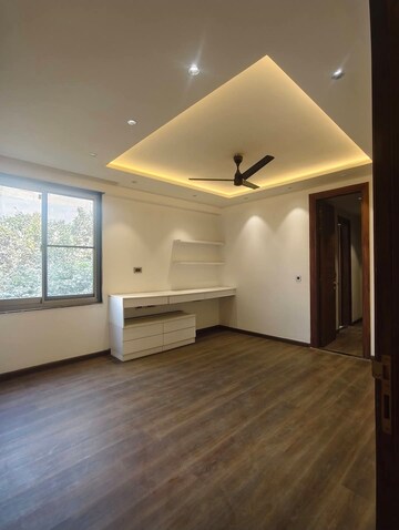 Room in 3 BHK Apartment at Signature Global Sarvam, Sector 37d – for Sale