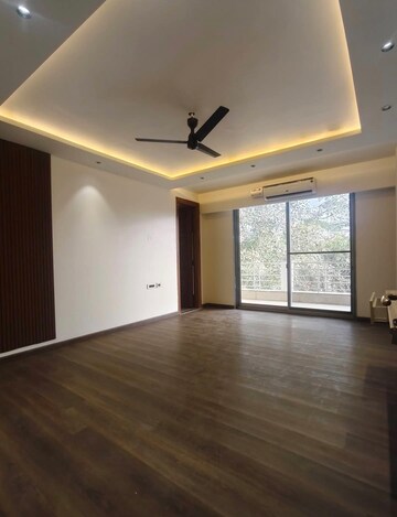 Room in 3 BHK Apartment at Signature Global Sarvam, Sector 37d – for Sale