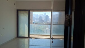 Room in 3 BHK Apartment at Metro Saraswati Heights, Mulund West – for Rent