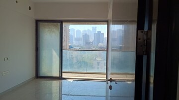 Room in 3 BHK Apartment at Metro Saraswati Heights, Mulund West – for Rent