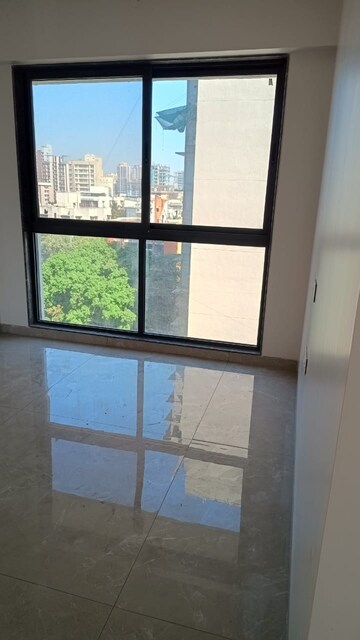 Room in 3 BHK Apartment at Metro Saraswati Heights, Mulund West – for Rent