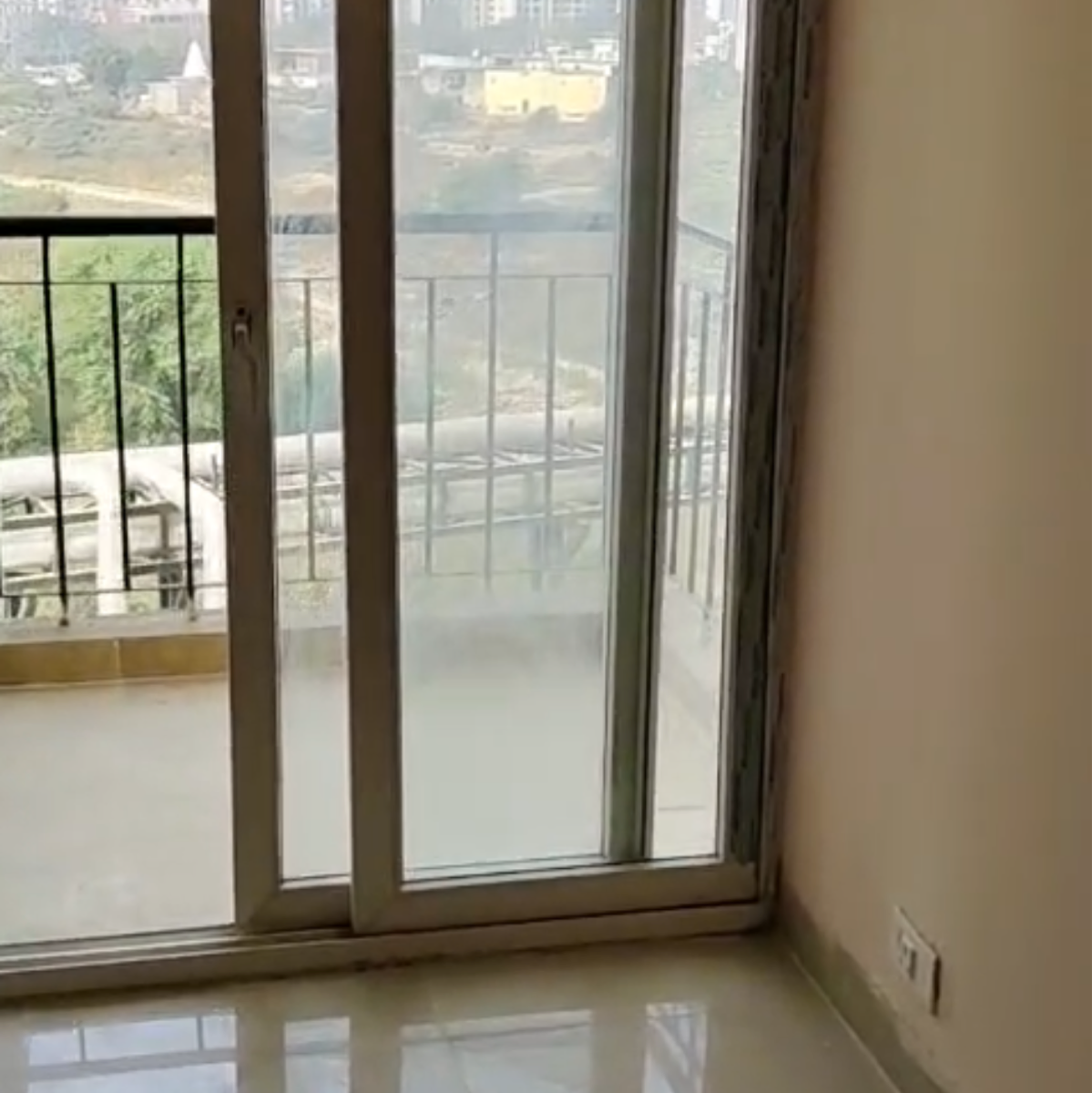 1 BHK + Extra Room Apartment For Sale in Amrapali Dream Valley