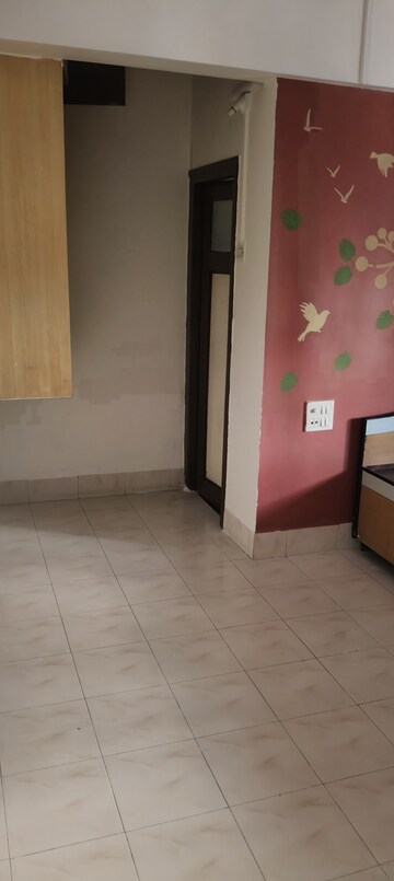 Room in 2 BHK Apartment at Sam Society, Naupada – for Rent