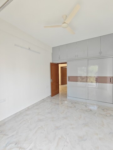 Room in 2 BHK Builder Floor at Hsr Layout – for Rent
