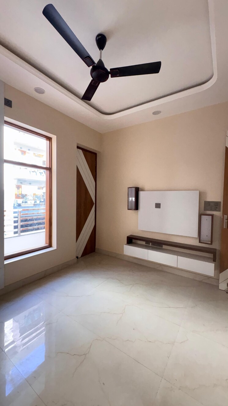 Room, rps-palm-drive 3 Bedroom 1200 Sq.Ft. Builder Floor In Sector 88 Faridabad 9604760