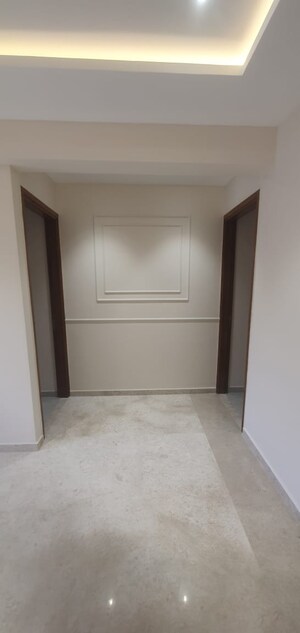 Room in 3 BHK Apartment at Halasuru – for Rent