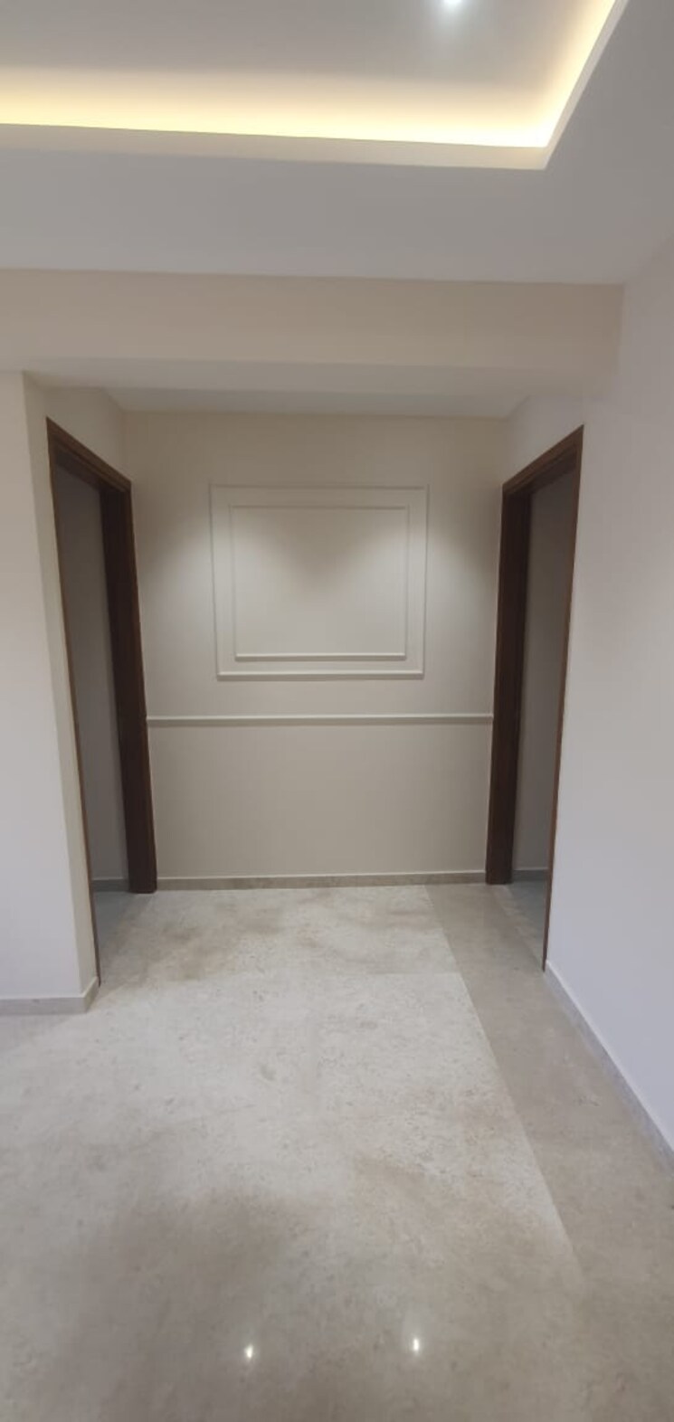 Room, halasuru 3 Bedroom 1850 Sq.Ft. Apartment In Halasuru Bangalore 9604771