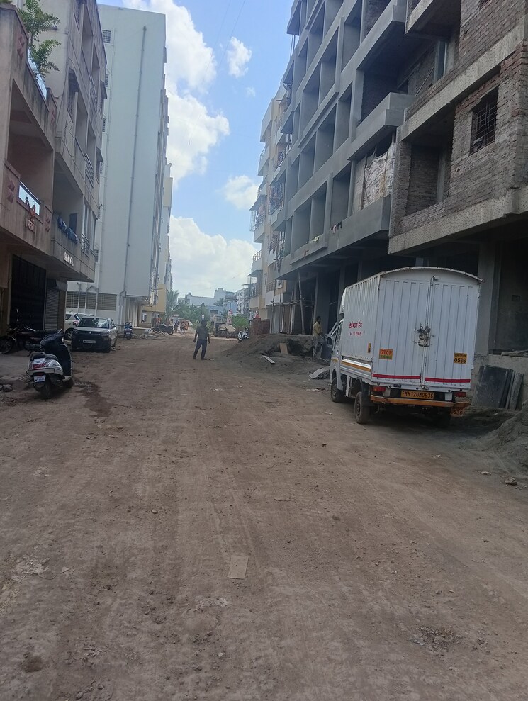  Parking, manjri budruk Commercial Shop 405 Sq.Ft. In Manjri Budruk Pune 9604782